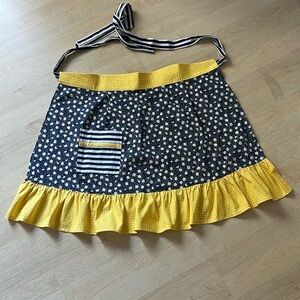 half apron blue white yellow floral daisy stripes polka dot pocket